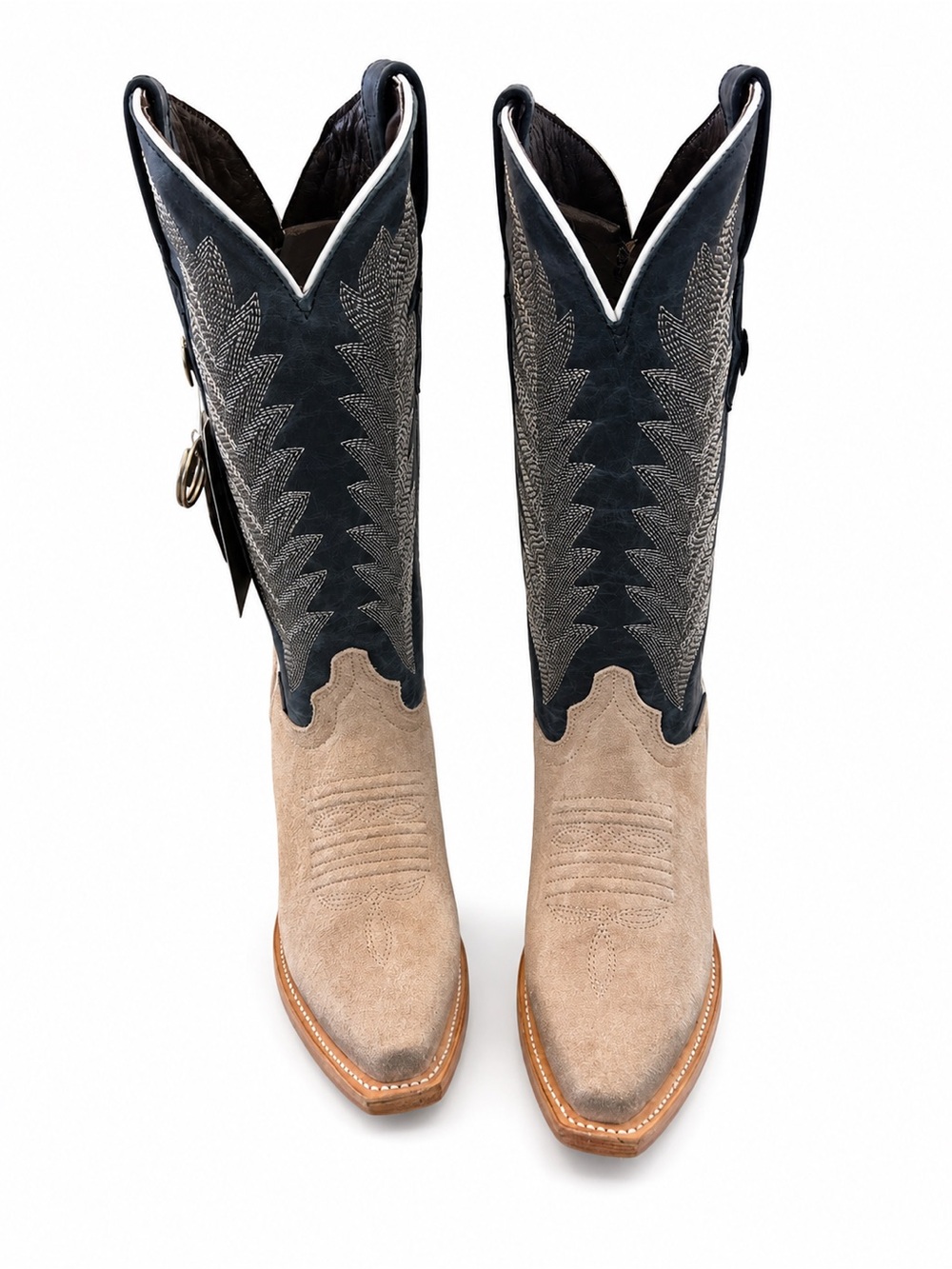 Rock’em Two-Tone Western Cowgirl Boot Size 5 EE. Slight dirt on one shown in pic